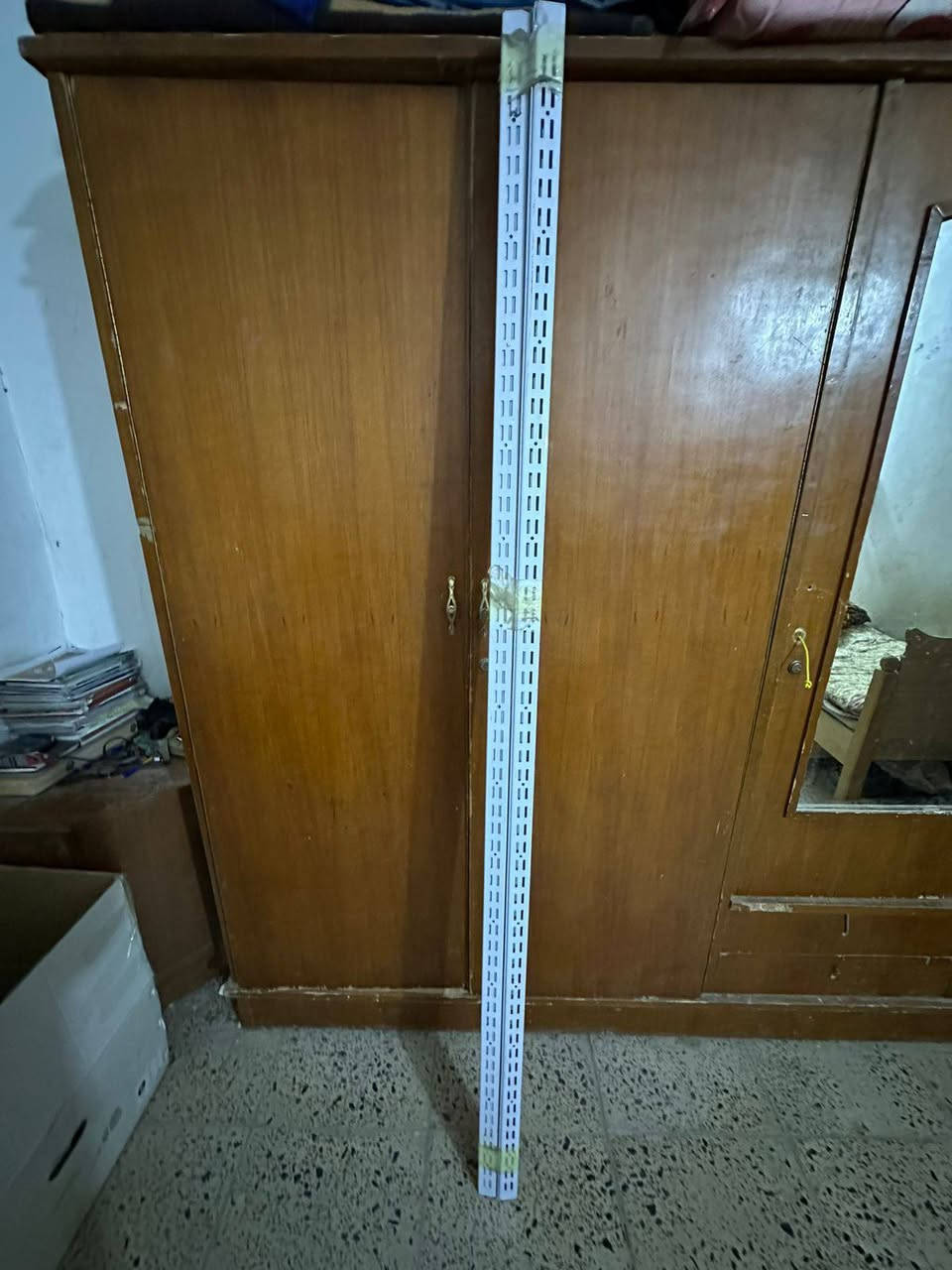 رفوف محلات و اسواق ويرهمن لكلشي كمية خير من الله تكفي لمحل كامل من السكف للكاع سعرهن النهائي مال بيع وبدون عملة رجائا ٢٥الف لان صاحبهن اشتراهن وحتى ملحك يستخدمهن بعدهن جدد للاستفسار اكثر *********** مكاني بغداد الراشدية بغداد, العراق
