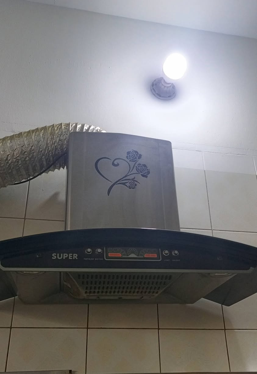 السلام عليكم... ساحبه مال مطبخ للبيع شرط جديده شغاله و نظيفه سعره 75 بي مجال للشراي ادفع الي يرضيك اتصل على رقم *********** بي واتساب مفتوح خاص.
