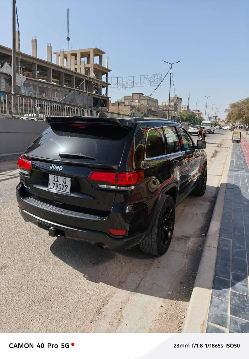 السلام عليكم 
للبيع جيب لاريدو موديل 2021 وارد امريكي حادث جاملغ وبنيد السياره لمتد السياره جاهزه من كلشي محرك كير تبريد حداديه مكان السياره كربلاء السعر 220 للستفسار ***********
