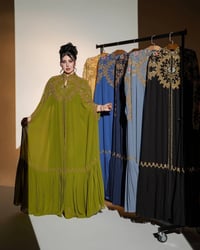 خليج مميزه بمناسبتج واطلالتج ويانا متوفر جميع القياسات الخاصه والعاديه...