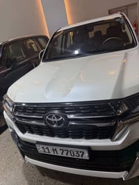 لاندكروز موديل 21  Gxr ماشيه 33000 السياره كلش جديده السعر 56000$ 0771...