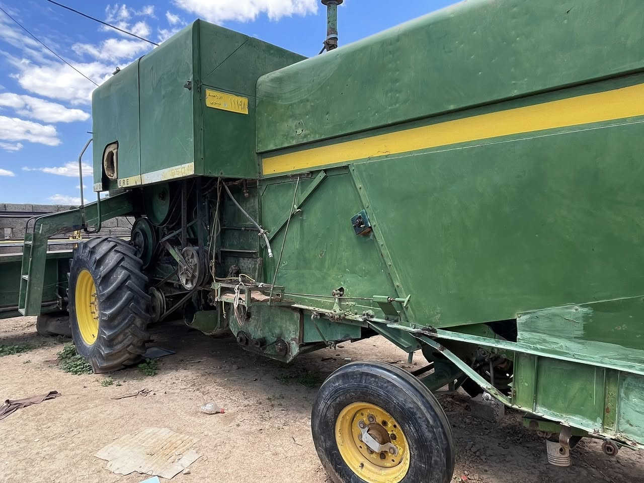 🚜✨ للبيع حاصودة جون دير الأصلية – جاهزة للعمل ✨🚜

للبيع حاصودة جون دير بحالة ممتازة، معمر كامل وجاهزة للعمل مباشرة بدون أي نقص، مناسبة لموسم حصاد القمح والشعير وتتحمل العمل الثقيل بكل قوة.

✅ جاهزة للعمل فوراً
✅ معمر كامل
✅ هيدر كامل وسليم
✅ محرك قوي وأداء ممتاز
✅ ماكينة عملية ومجربة بالميدان
✅ مناسبة للمزارعين وأصحاب المشاريع الزراعية

📍الموقع: سنجار – ناحية شمال - مجمع يرموك

💰 السعر مناسب 
📞 للاستفسار والتواصل:
***********

الماكينة فرصة ممتازة لمن يريد حاصودة قوية بسعر مناسب قبل بداية الموسم 🌾🔥

#جون_دير #حصادة #حصاد #معدات_زراعية #سنجار #قمح #شعير #للبيع #الزراعة #معدات_ثقيل

::
