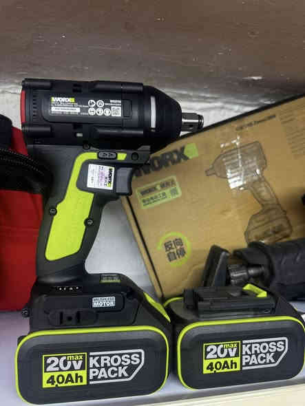 سلام عليكم اخوان 
للبيع 
لقمه وركس 400 نيوتن كامل اصلي برشلز 
دريل جبسن بورد ريوبي برشلز جديد 
الشراي يتصل او خاص ويدلل 
توصيل متوفر 
*********** واتساب
