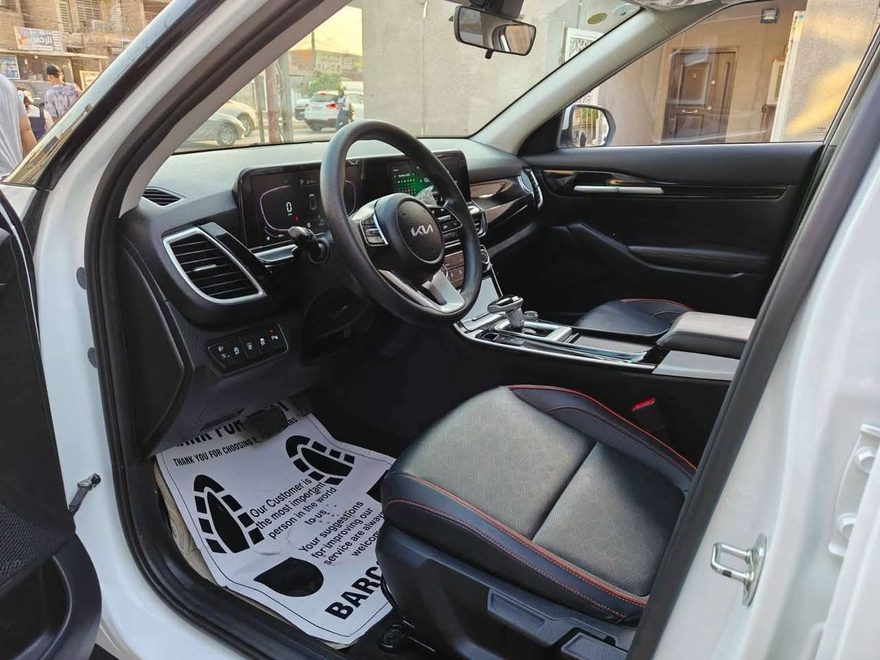 نيسان التيما RS 2025 تأتي بمحرك 2.5 لتر رباعي الأسطوانات، بقوة 188 حصان وعزم دوران 244 نيوتن متر. ناقل الحركة المتوفر هو CVT، ونظام الدفع الأمامي بالعجلات ¹ ².

*المواصفات الخارجية:*

- الطول: 4,900 مم
- العرض: 1,852 مم
- الارتفاع: 1,447 مم
- طول قاعدة العجلات: 2,825 مم
- عجلات مقاس 19 بوصة

*المواصفات الداخلية:*

- شاشة لمس مقاس 12.3 بوصة
- نظام صوت يتكون من 6 سماعات 
- نظام التعرف على الصوت
- منفذ AUX و USB
- شاحن لاسلكي
- مقاعد جلدية 
- وسائد هوائيه
 ¹ ³ ⁴

*ميزات الأمان:*

- نظام الفرملة الطارئة الذكي
- نظام المحافظة على المسار
- نظام قياس ضغط الإطارات
- تقنية مساعدة للتحكم بالضوء العالي

- نظام "برو بايلوت" للقيادة
- رقم صاحب سيارة ***********
-
