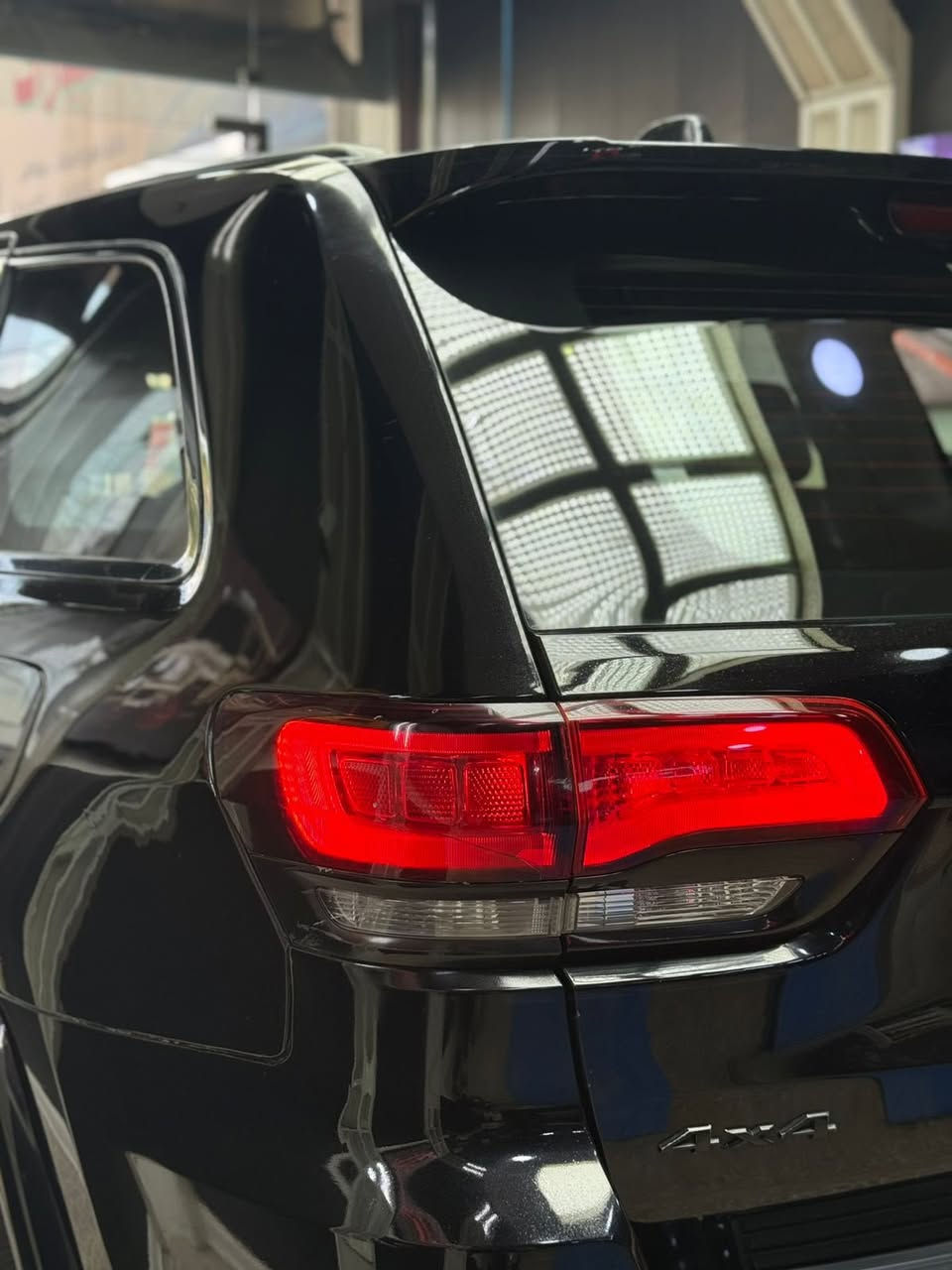 جيب (أمريكي ) موديل2017 رقم بغداد بسمي هزه وفحص جديده
معروضه177 وبيها مجال 

رقم الهاتف ***********
محرك ٦ سلندر ٣٦٠٠ مكفول 
بصمه + تشغيل عن بعد كروز تثبيت سرعه
ستيرن كهرباء + تدفئه
كشنات جلد تدفئه وتبريد
خزن وضعيه كشنات ميموري
شاشة كبيرة
دمام خلفي
كامرة دوارة ٣٦٠ درجة
حساسات امامي خلفي
لد امامي خلفي
لايت زنون عالي ناصي
اضاءه ترحيب
دشبول خياط طبيعي
اوتو ستارت
حساس امامي وخلفي
رادار جانبي وخلفي وامامي
مري شفط + اشاير بلمري مع القفل وعاكس ضوء + هيترات مري+نقاط عمياء
اضاءه ترحيب
وبعد هواي مواصفات. 

مكان السياره بغداد
الشراي يتصل خاص مغلق
رقم الهاتف ***********
