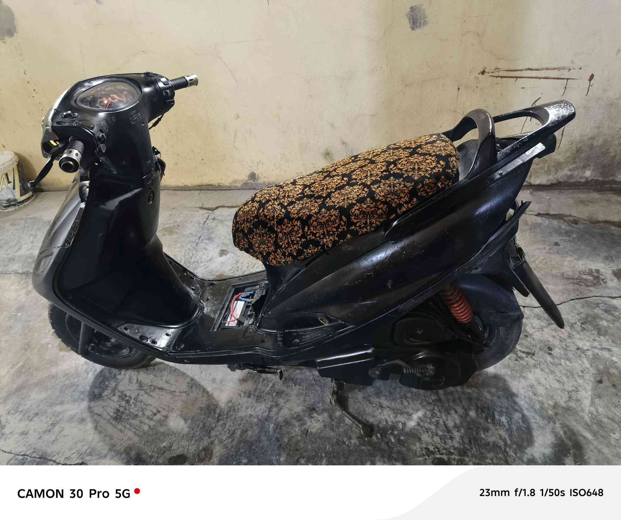 ماكس 140محرك بلاد شلعه فول بس شويه كفراته تعبانه نص نكره يشتغل السعر ٣٥٠ اتصل ***********
