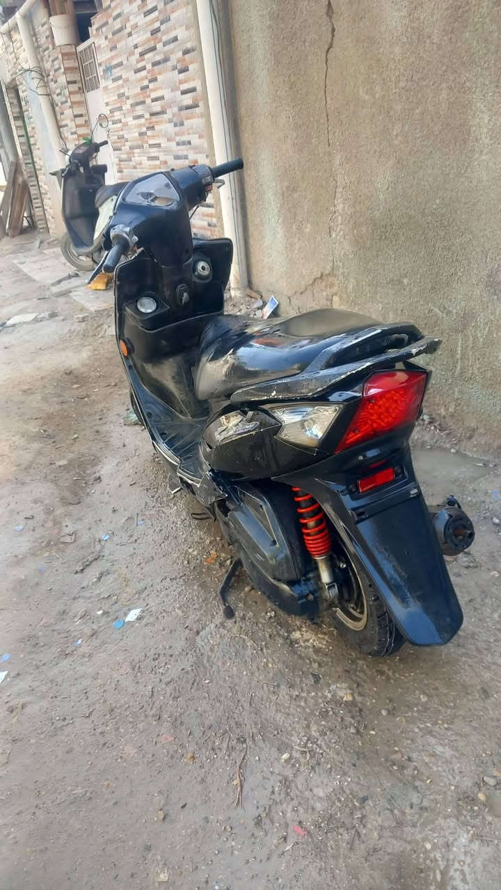 السلام عليكم دراجة كامكو ١٢٠ للبيع دراجة نظيفة نكرة سلف مابيهج اي نص بس اليدة مال هندر مشلوعة والصالنصة بيهة دخان  تايرات باتري جديد كابريتر كلش نظفة وبلك جديد نكرة سلف مكاني الكاظمية  متواجد علرقم او علماسنجر *********** السعر ٣٠٠ او بيهة مجال للشراي
