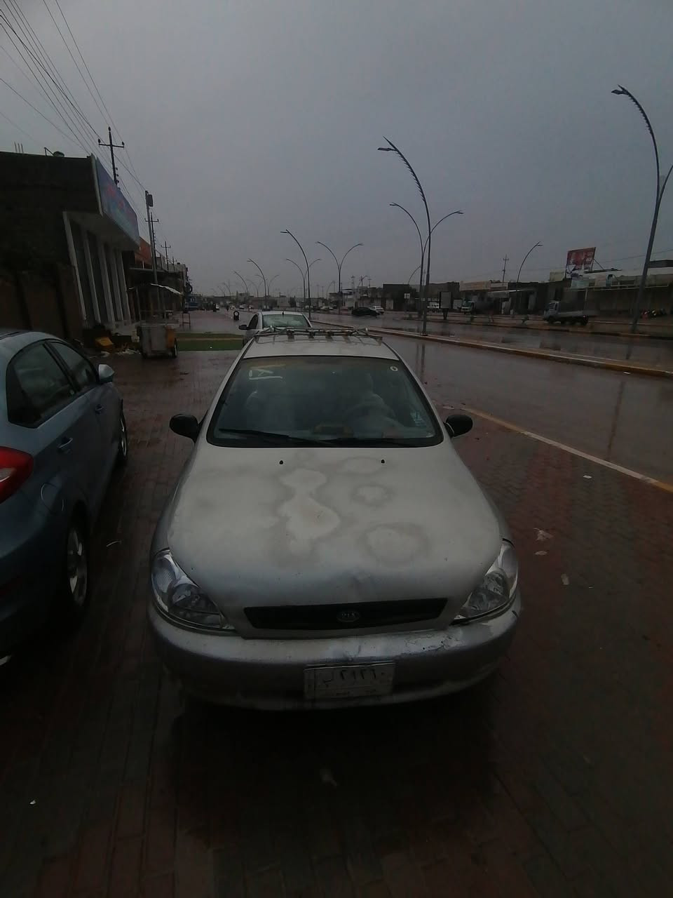 السلام عليكم  كيه ريو 2001 وارد خليجي كير عادي  قطرت صبغ مابيه بس جراد سياره نضيفه  سنويه صار الربعت  أشهر من صقطت  رقمه بغداد  مكان السياره سامراء  السعر 35 وبيه مجال  للطيبين رقم الهاتف ***********
