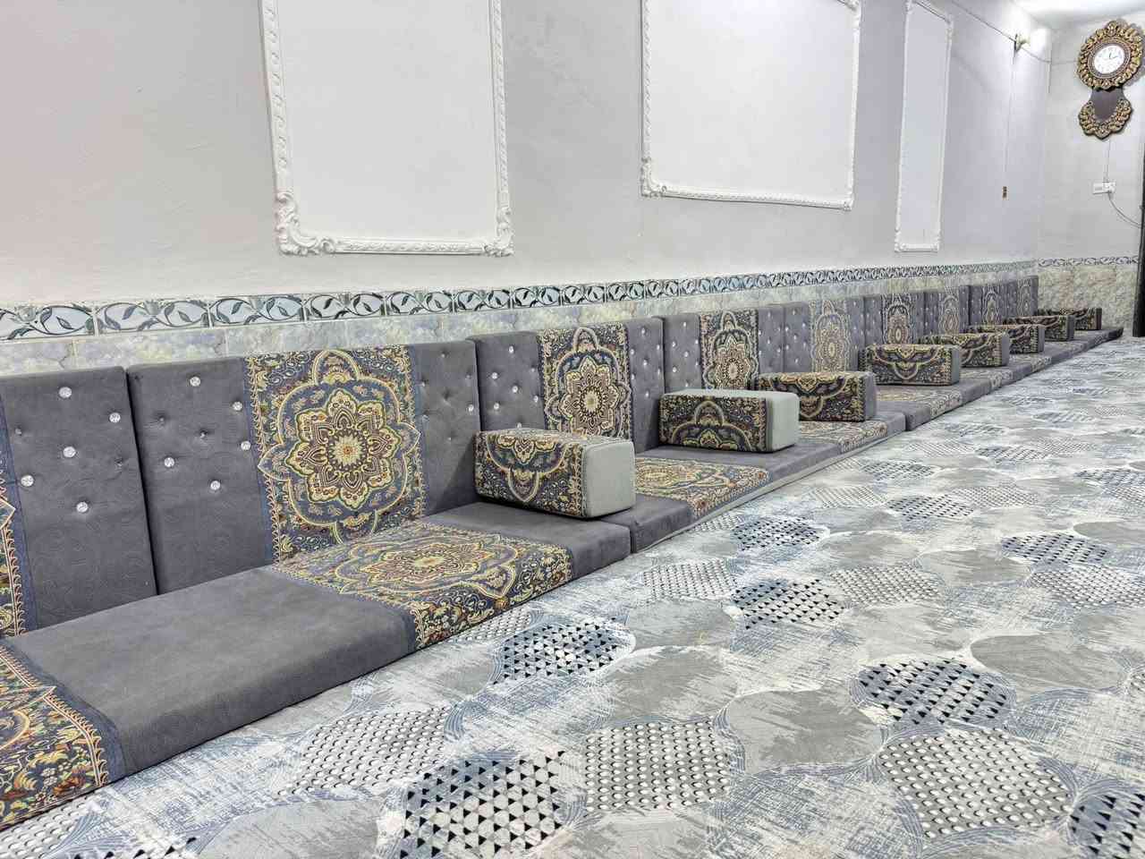 السلام عليكم ورحمة الله وبركاته
للبيع تخم ديواني ارضي تسكام 11 متر جديد شرط النظافة ، اللون رصاصي طافي 

التواصل مراسلة الصفحة او الاتصال على الرقم
***********
