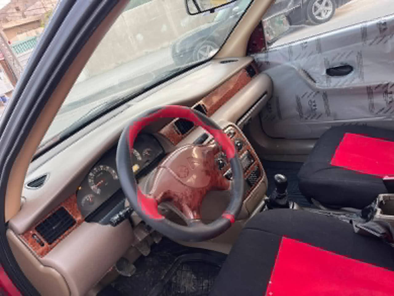 سمند 12ناطقه كرستال  مكفوله من ضربه صبغ للجماليه كير محرك تبريد صدر جاهز عده المشط سنويه 30هزه جديده مكانه بغداد الكرخ  ***********وتساب 
سعر 42
