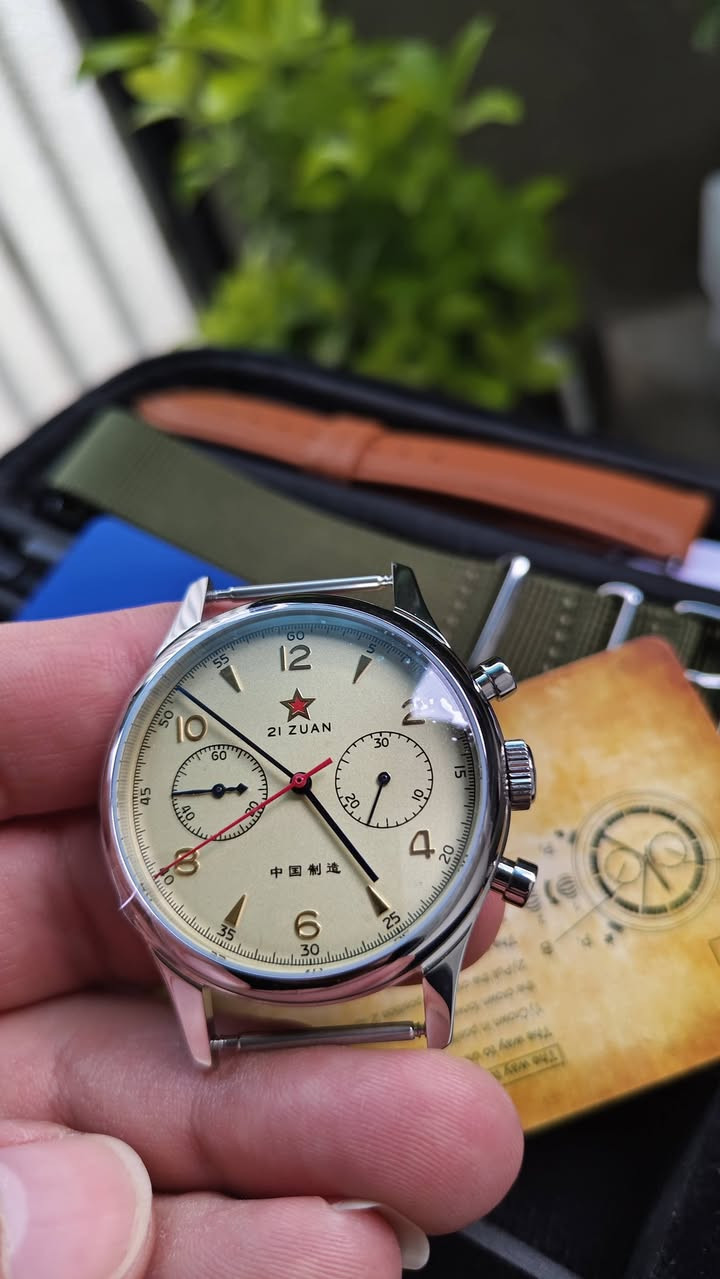 السلام عليكم ساعة ماركة اصلي مكينة عنكبوت تكويك جديد مامستخدم كامل ملحقات وياه 

سعر 165 الف 

توصيل كل محافظات متوفر


**إذا كنت صاحب هذا الإعلان وتريد حذفه لأي سبب، رجاءا أرسل رسالة إلى الدعم الفني**