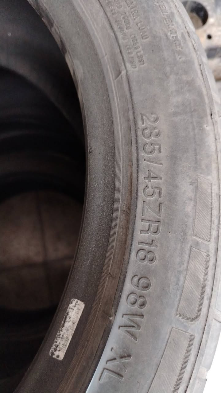 4 تايرات قفلهن 60 الف مكاني حي المواصلات للتواصل ***********
