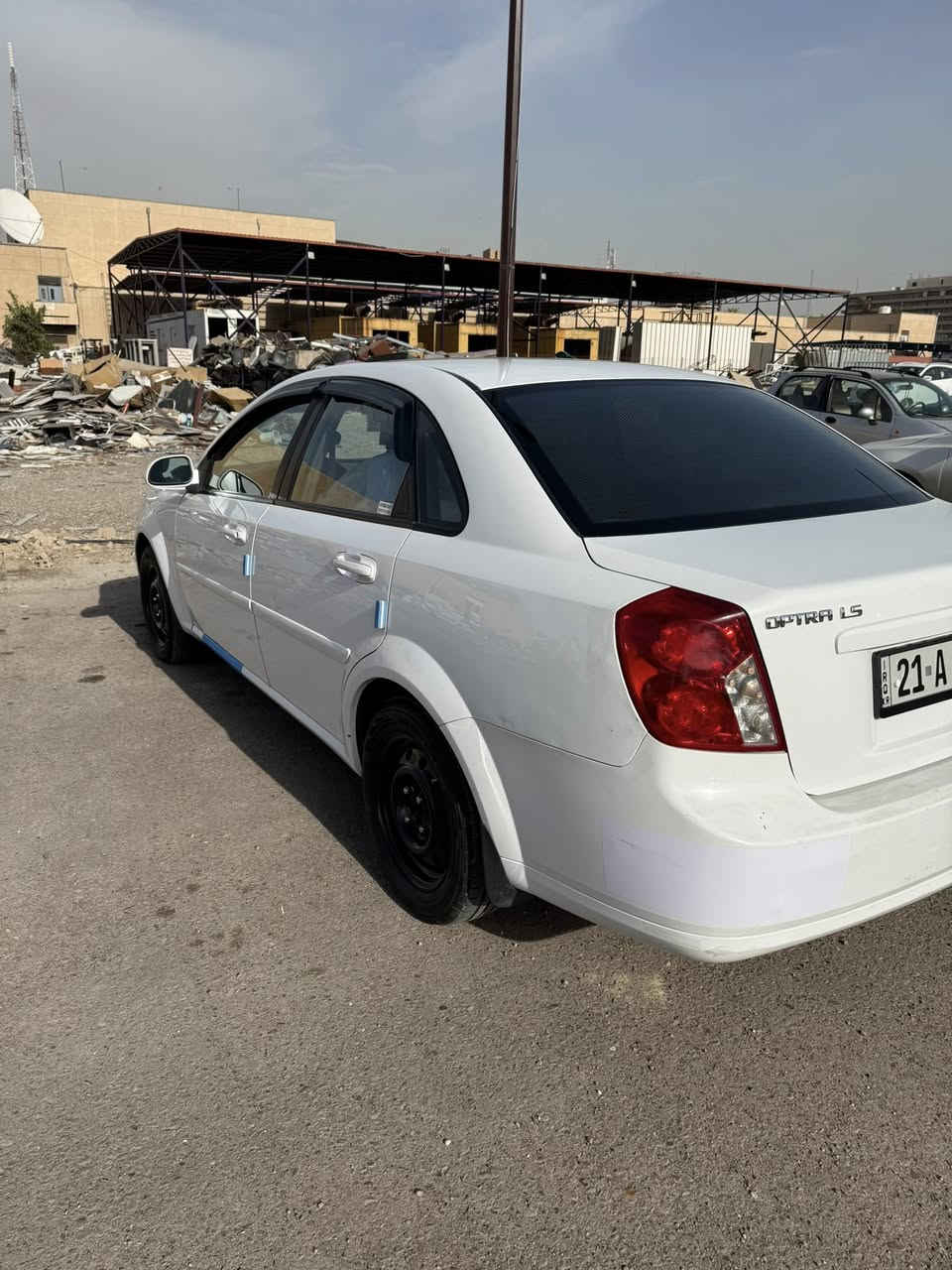 للبيع شوفرليت اوبترا
موديل 2012 رقم سليمانيه
السياره جديده 
حادثها جاملغ امامي يمين ويسار 
بدون دواخل ولا ايرباك 
البچم كبس 
بيها شبر كارت 
مواصفات الاوبترا معروفه عند الجميع
كير اوتوماتيك تحكم ستيرن 
مسجل بلادي 
بلوجكتر + لايت عالي زنون 
ادامه كامله صدر امامي خلفي 
تحويل بشرط 
محرك نظيف 100‎%
السعر 95 $ وبيها مجال ‎
مكانها بغداد القاهره 
للتواصل اتصال فقط 
***********
