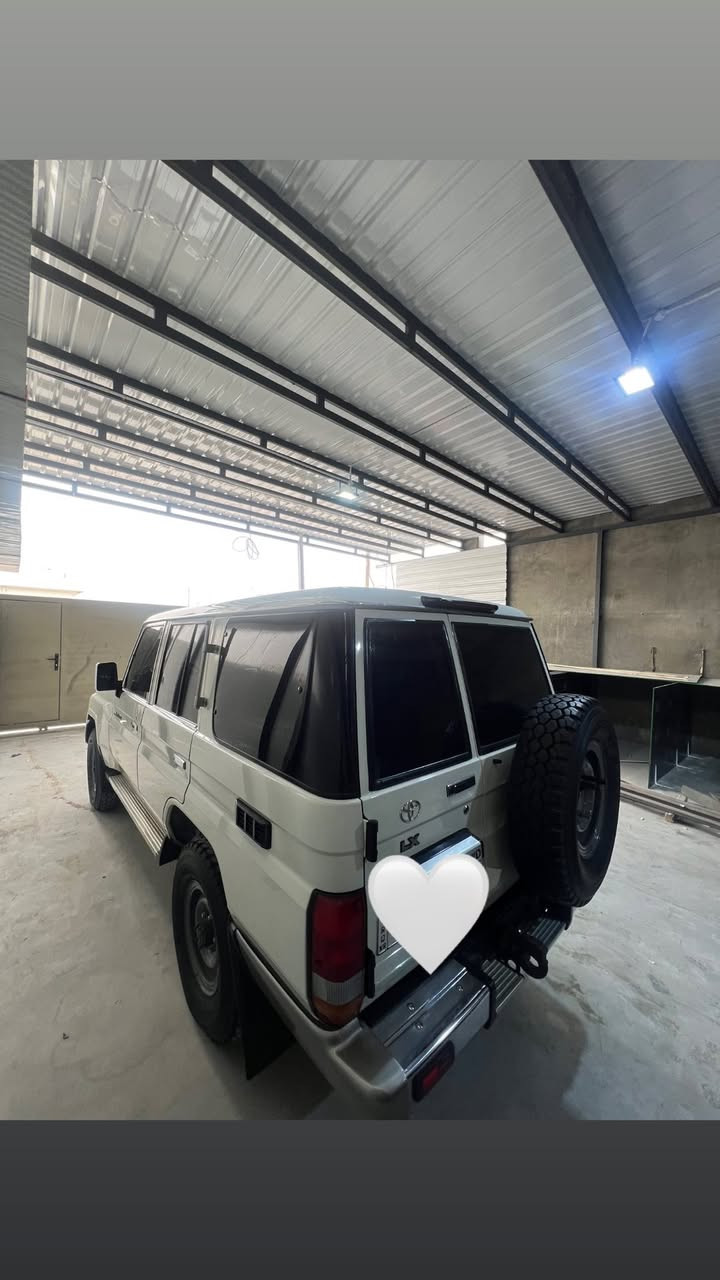 سلام عليكم
لاندكروز 2015 كفاله عامه ماشيه 80 الف 
رقم اربيل
ديزل 
كير عادي 
جام اوتماتيك
مكاني بصره 
رقم التواصل ***********
