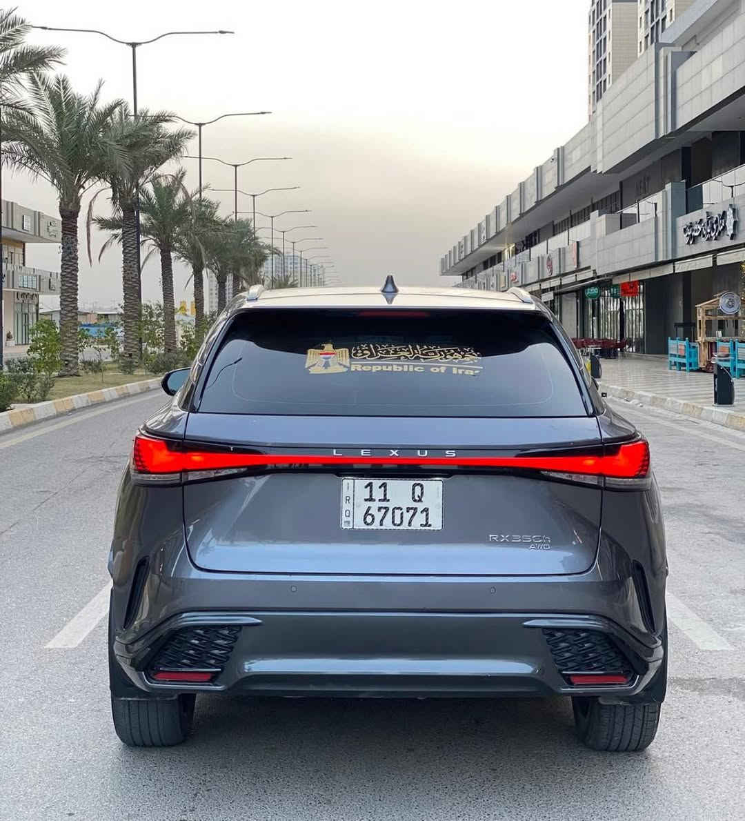 � لكزس RX 350 2023 هايبرد – فل كامل (أعلى فئة) 🇺🇸
✨ مواصفات فخمة ونادرة بالسوق
✨السياره محدثه كت F_sport رياضي 

▪️ محرك 2.5 هايبرد اقتصادي وقوي
▪️ فتحة سقف بانوراما 🌤️
▪️ لايت أمامي 3 عدسات (Triple Beam LED)
▪️ عدسة عين يم الستيرن
▪️ جلد طبيعي فاخر
▪️ تبريد وتدفئة مقاعد ❄️🔥
▪️ ذاكرة مقاعد
▪️ كامرات 360 درجة
▪️ دخول ذكي + تشغيل بصمة
▪️ رادار + مثبت سرعة ذكي
▪️ شاشة كبيرة أحدث نظام

🔍 السيارة جاهزة لأي فحص
📍 بغداد – حي الجامعة

📞 اتصال:📲 واتساب:***********

💰 السعر:34,500 ماكو هيج سعر RX بالسوك 
#لكزس #RX2023 #فل_كامل #هايبرد #سيارات_بغداد #حي_الجامع
