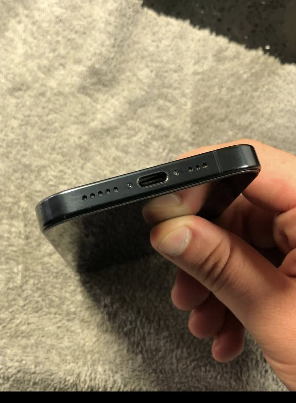 سلام عليكم اقره للنهايه 
iPhone 15 ( pro ) فقط 
جهاز نضافته 90 ‎%‎
بطاريه 88‎ ‎%‎ 
ذاكره 256
لون نيلي 
بدون ملحقات 
فقط كيبل شحن 
 (  لجهاز فقط بي خطين 
و نقطه سوداء صغيره ) 
سعره 675 و بي مجال بسيط
و المبايل ما مأثر بكلشي صالي سنه استخدمه عله هل حاله و طبيعي بدون اي مشاكل 
مكاني بغداد حي الرساله 
***********
