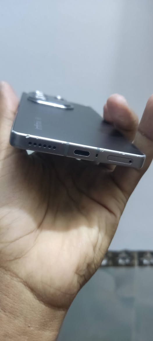 انفنكس نوت 50 برو بلس للبيع لا يوجد توصيل
ذاكرة 256+24 
شاشة 144 هيرتز 
بوبجي 120 فريم 
كامرة مفولة الزوم 100x
لا داخل تصليح نهائيا 
نضافة 95%
فقط زلغات بالشاصي ما مأثرة نهائيا ولا مبينه
غراضة كاملة مكملة شاحن وسماعة وشاحن لاسلكي وكارتون وكفر شفاف ولاسق 
السعر 400 وبيه مجال 
مكاني بغداد مدينة الصدر شارع الأورفلي 
للاتصال ***********
