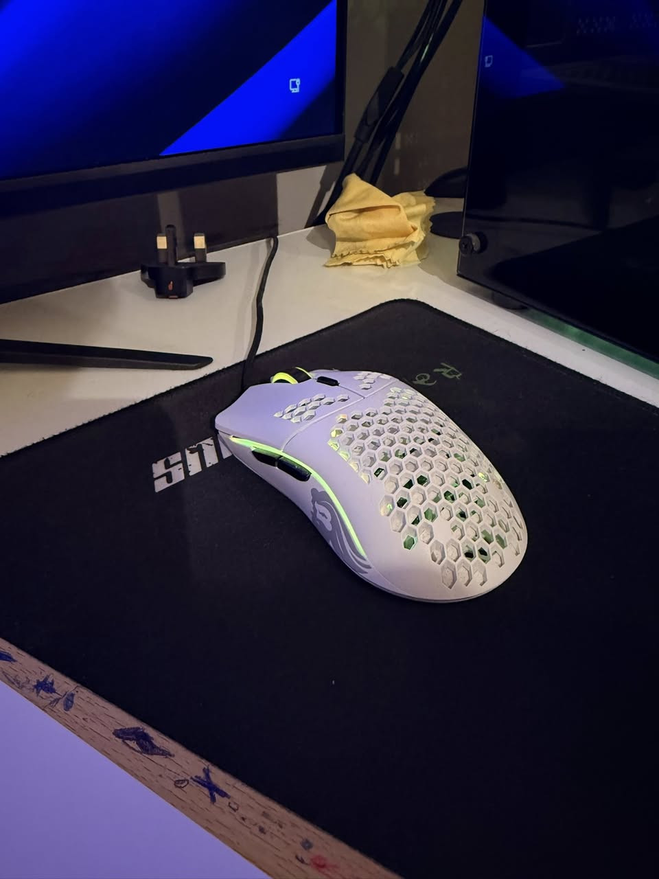 ماوس Glorious Model O- مستعمل اقل من سنة نضيف مابيه اي مشاكل
و كيبورد Redragon k550 Yama نضيف و مابيه اي مشاكل
الاثنين ب110
بيهن مجال بسيط
للتفاصيل تعال خاص


**إذا كنت صاحب هذا الإعلان وتريد حذفه لأي سبب، رجاءا أرسل رسالة إلى الدعم الفني**