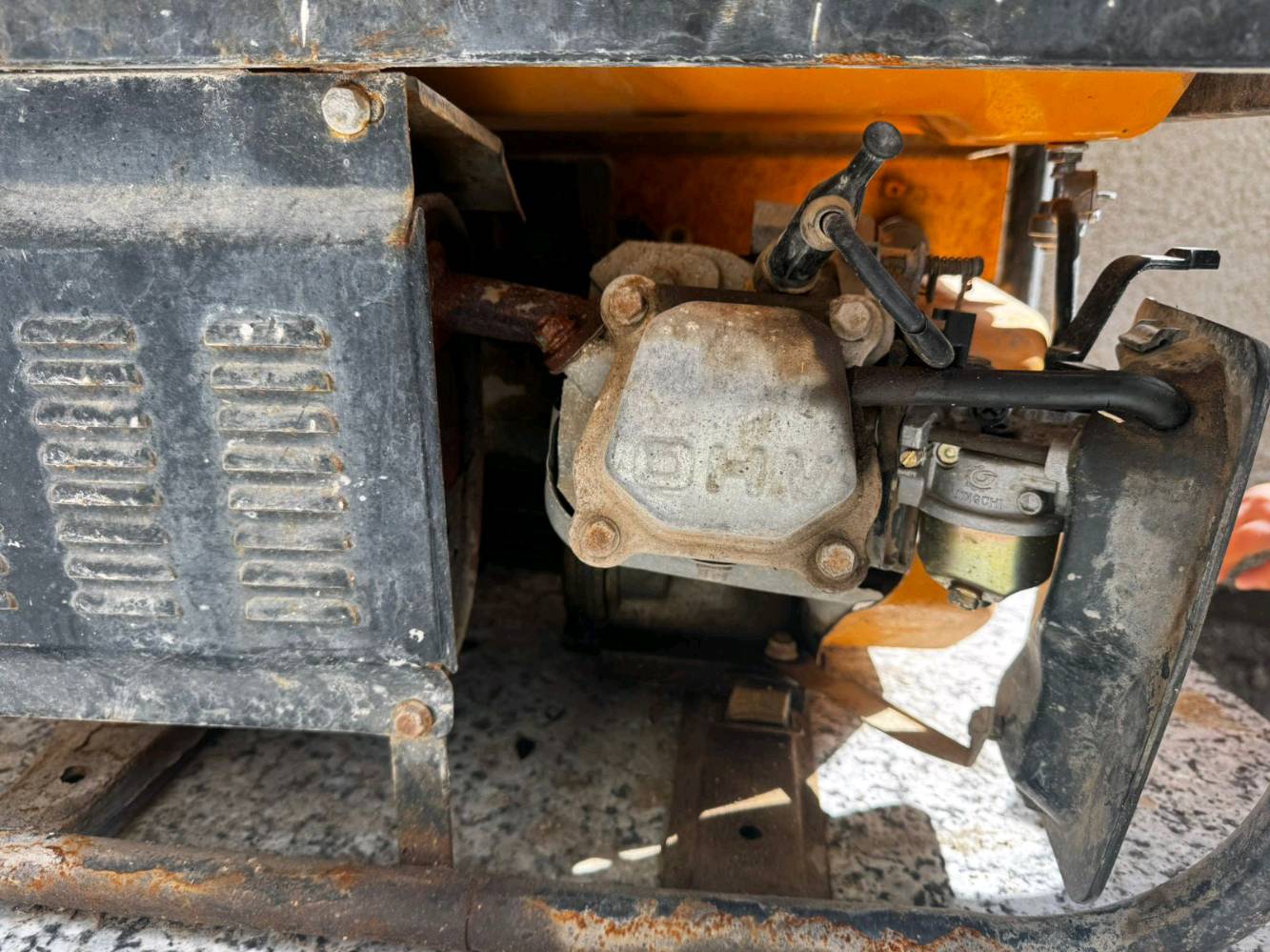 غراض مطعم لبيع مستعملةنضيفة وشغالة 