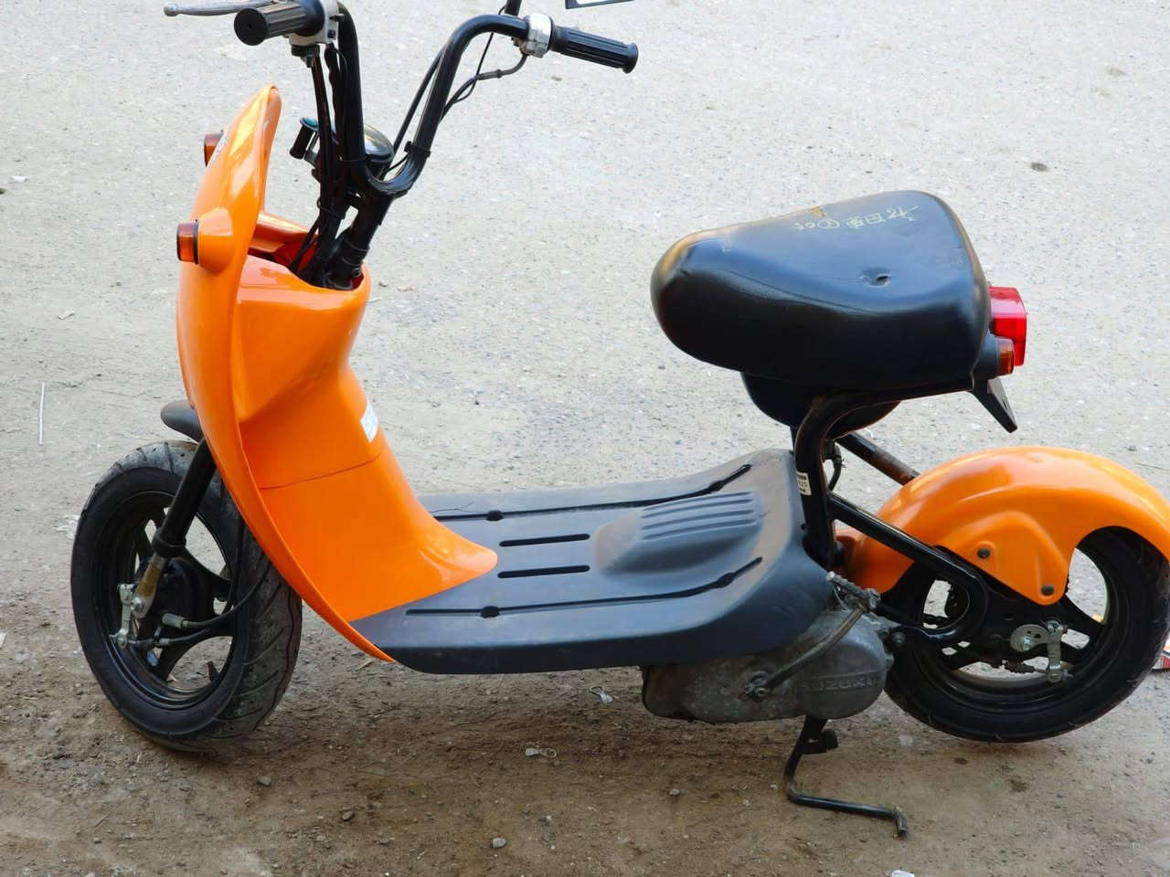 يا الله وينهم جماعت الانتيكا
السلام عليكم دراجه انتيكا ساسوكي للبيع شغاله من الطول للطول المكينه مامفتوحه الدراجه كفاله كامه شوفت 
عينك العنوان البصره الجنينه الرقم ***********
