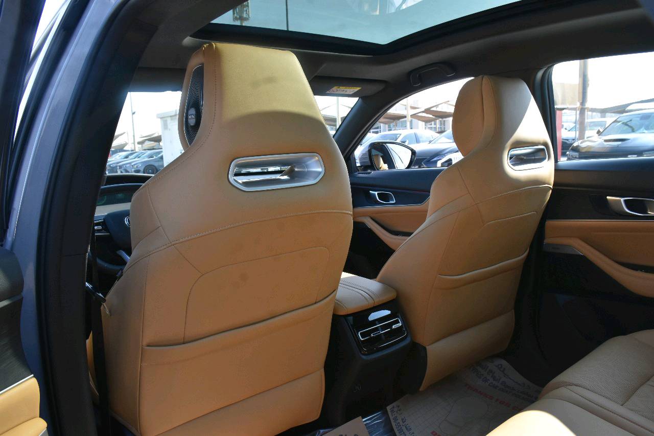 شانجان يوني كي 2024 🚘 
🔥 Changan Uni K 2024 🔥
لون اسمنتي
🚘 مرقم بغداد 🚘 

📃 اليكم التفاصيل الآتية 👇🏻👇🏻

تسجيل DVR اثناء القيادة 
🚘 خليجي 
🚘 ماشية 1400 كيلو فقط 
🚘 موديل 2024
⚙️ حجم المحرك 2.0L Turbo
⚙️ مرتبط بناقل حركة أوتو 8 نمر
⚙️ يبلغ عزم الدوران 390 نيوتن / متر 
🐎 بقوة 233 حصان 🐎🐎
🔑 مفتاح التشغيل بصمة 
🔑 تشغيل عن بعد 
🪟 بانوراما 
🚗 فتح الصندوق كهرباء 
🚗 دفع رباعي AWD 
‼️ اريل نفكيتر 
📍حساسات أمامية 
📍حساسات خلفية 
💡لايت زينون + LED 
🔦️ بك لايت LED 
🚘 قبضات أبواب شفط
🚘 دخول بصمة ذكي 
🛞 حجم الاطار 265/45R21
🛞 ويل كب 21
🛞 4 دسك
🛞 حساسات ضغط الاطارات 
✨️ اشارة في المرايا الجانبية 
✨️ المرايا قابلة للطي كهرباء 
🌧 ماسحة خلفية 
🎈عدد AIR BAG 6
🚗 هاند بريك كهرباء 
🚗 ا ABS 
🖥 دشبول شاشة ديجيتال 
🖥 شاشة Apple Car play 
📷 كاميرا دوارة 
📷 4 كاميرات 360°
💡الانارة الداخلية LED 
⭕️ مقود جلد حياكة  
🛣 مثبت السرعة Cruise 
🎶 المودات والاوامر الصوتية 
🎶 ا Bluetooth / T YPCE 
🔋شاحن هاتف Wireless 
⚡️مخرج منفذ الطاقة 
🔍فحص نظام السيارة 
🚘 انارة داخلية LED محيطية 
💺تتسع المقصورة ل 5 ركاب
💺المقاعد جلد
💺حركة المقاعد الأمامية كهرباء 
💺 تدفئة وتبريد المقاعد الامامية
💺ذاكرة مقعد السائق
💺تجاوي متحركة 
👶 مثبت مقعد الطفل ISOFIX 
❄️ تبريد شاشة 
❄️ قطعتين تبريد
🚘 أوضاع القيادة Drive Mode 
🧱 أوتو بريك ‼️
 🧱 رادار
⛷️ نظام مانع الانزلاق 
⛰️ نظام نزول المنحدرات 
🥤النظام الصوتي SONY
🚘 دبل اكزوس 
🚘 تطعيم الدواخل ألمنيوم

السعر 35 مليون دينار عراقي 