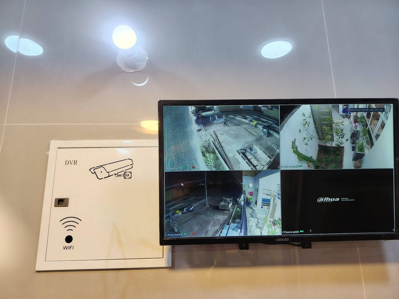 موقع عمل رقم 091
♦️تم تأمين احد المنازل في الناصرية / سديناوية
♦️بمنظومة كاميرات مراقبة  عدد (3)  dahua 
                           🔸شعارنا🔸
#جودة_العمل▪️ #سرعة_الانجاز▪️ #اتقان_التنفيذ
--------------------------------------
                نتابع معكم جودة ما نقدمة لكم
                           تفاصيل العمل :-
♦️ منظومة كاميرات مراقبة analog من Dahua Technology 

♦️ كاميرات مراقبة عدد ( 3 ) دقة وضوح 5MP 

♦️ جهاز تسجيل 4ch 5MP Xvr 

♦️ طريقة التسليك ⬅️  دفن مخفي ➡️

♦️ الانهاءات ⬅️  بوكسات بلاستك ➡️

♦️ تقنية التصوير الملون full color  ٤ لدات

♦️ الكاميرات بزاوية رؤية 2.8mm تدعم تسجيل الصوت

♦️ تم تجهيز مواد العمل من " شركة المشكاة" 

♦️ تم ربط الكاميرات علئ الهاتف والمشاهدة عن بعد
---------------------------------------
مستعدين لتنفيذ المنظومات ادناة

♦️منظومات كاميرات المراقبة CCTV 
♦️منظومات الإنترنت Network System
♦️منظومات الصوت Sound System
♦️منظومة الانذار المبكر عن الحريق Fire Alarm 

---------------------------------------
من اجل خلق مجتمع امن وذكي وللحد من الجرائم وعمليات السرقة وتوفير حماية للممتلكات الخاصة والعامة
               ((((في محافظة ذي قار - الناصرية ))))) 
مستعدين لتنصيب وصيانة كاميرات المراقبة في ( المنازل / المحال التجارية / الشركات / المدارس / المشاريع / المعامل / الدوائر الحكومية )
بوجود كادر هندسي وفني احترافي متخصص وبأسعار مناسبة

متمرسين علئ كافة انواع الكاميرات نظام ip + انلوك
( Dahua /Hikvision / Aswar / XVision / HiLook / Unv /ezviz / Axsis/ Samsung / tindy)

1)تنصيب وبرمجة وصيانة كاميرات ip + انلوك
2)تنصيب وبرمجة وصيانة وتحديث  اجهزة NVR + DVR
3) برمجة ونصب الكاميرات المتحركة PTZ
4) برمجة ونصب كاميرات ال WiFi وربطها علئ الهاتف
5)نصب وبرمجة كاميرات التقاط ارقام السيارات ANPR
6) برمجة وادارة ستورجات الخزن  وسستمة المنظومات والمشاريع الكبيرة 
7) برمجة النانوات وربطها لنقل صورة الكاميرات لمسافات بعيدة P2P
8)تأسيس وتسليك وتفييش جميع انواع الكيبلات RG45 و BNC وبكافة الطرق ( ترانك / بوري / فلكسيبل / دفن / ظاهري) 

للتواصل معنا :
فيس بوك : القمة لتنصيب وصيانة كاميرات المراقبة
واتساب : ***********
انستكرام : alqama.97

-------------------------------
 #القمة_لكاميرات_المراقبة #cctv_iraq #cctv_camera_installing #تنصيب_كامرات #كاميرات_مراقبة_منازل #كاميرات #كاميرات_المراقبة #كاميرات_متحركة #كاميرات #فني_كاميرات_مراقبة #dahua #dahuatechnology #dahuamena #hikvision #hikvisioncctv #hikvision_cctv
#Aswar #unv #العراق #الناصريه #ذي_قار #شارع_الامام_علي #حي_الشهداء #جا_غير_هي_الناصرية #جا_غير_احنه_ولد_الناصريه #الناصرية_الان #تركيب_كاميرات_مراقبة
الكهف لكاميرات المراقبة وشبكات الإنترنت 4K Dahua Technology MENA هيثم عباس Hikvision ركن التقنية للحلول التكنولوجية ***********  احمد حليوه  Hilook Distributor in Iraq
Dahua Technology MENA Dahua Technology Dahua CCTV Dahua Technology Saudi ركن التقنية للحلول التكنولوجية *********** Hikvision هيكفجن ذي قار - Hikvision Thi Qar Hilook Distributor in Iraq Ezviz Distributor in lraq EZVIZ Aswar Aswar Academy شركة رؤيا بابل للحلول الأمنية شركة شمس المعرفة TAT شركة زهرة التوليب شركة الليث ذ.م.م شركة الشذر لكاميرات المراقبة و انظمة الحماية نظرتي للحلول الامنية المكاملة  شركة المشكاة شركة ارسال للإتصالات وكاميرات المراقبة
