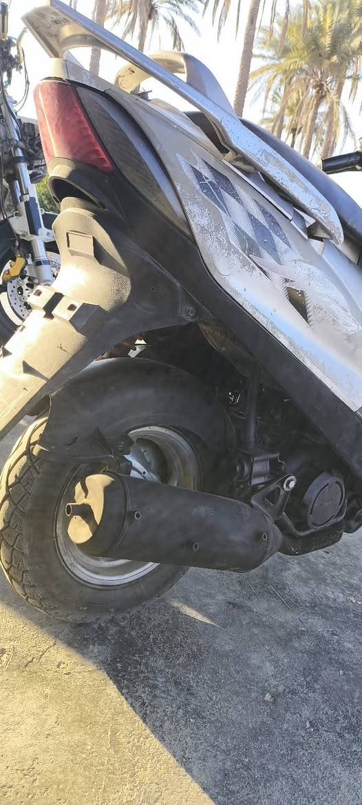 السلام عليكم للبيع ماكس ثعلب 140
دراجه بلاديه ومختمه وكلشي شغال بيها
تشتغل سلف وهندر 
كلش ناعمه ونشطه مبدل بيها كلجات وقايش 
كهربائيات كلها شغاله 
سعرها ٣٥٠ وبيها مجال للشراي 
مكاني بغداد الرضوانية الخط السريع الدولي 
***********
*********** واتساب
