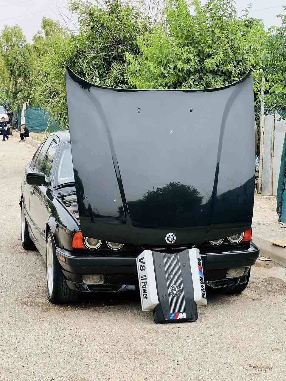 پێشپان
ناوزەرد 
٦ کەلە
لایت ئەڵقە و عەدەسە
بەرزو نزم کامل زینۆن 
٨ بستۆن
سڵاید
تەلەفون
رەقەم سلێمانی 
٤ تایە و ویلی m 18 لۆک
پێشی کامل حەفتەیەکە داگیراوە
گێڕ و مەکینە بەشەرت
ئەکسل و کارەبای کامل بە شەرت
کامل بەگلایت و لایتی دوای لۆکی بۆ بەسراوە 
چوار جام کارەبا
ئاوێنە کارەبا
کوشنی کارەبا 
کوشن سارد و گەرم 
گێچ ٢٦٠
لەگەڵ ڕێزم ئەگەر مشتەری پەیوەندی بکە( *********** )
