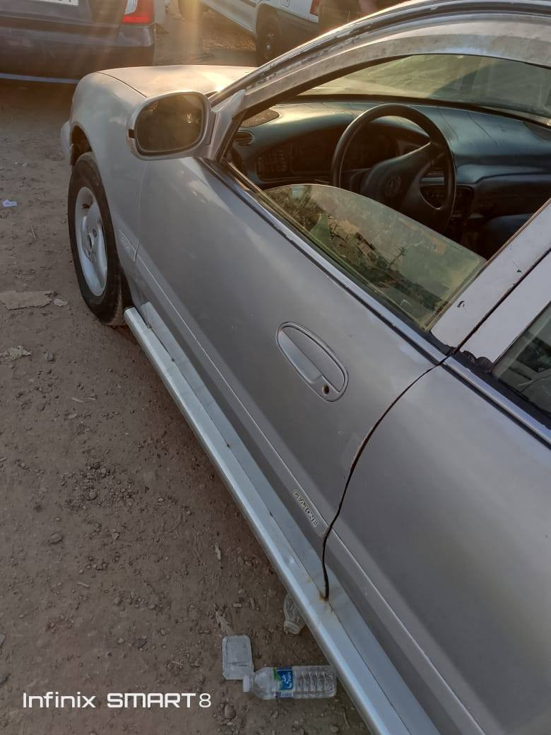 سلام عليكم للبيع فقط سوناتا تو 94 كير عادي وحرك جديد حاوية صدر كلش نظيف بسمي سنوية شرط التحويا  تخم تاير كوري السعر 35 ومجال بسيط حك الجية بغداد الاتصال ***********.  ***********
