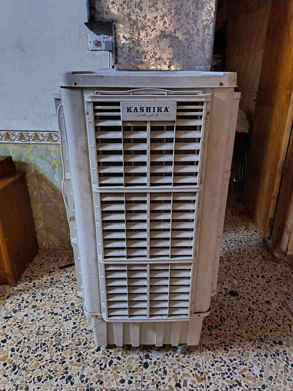مبردات عدد 2 دكتات سعر الوحده ب350 الف شغالات شرط وحده حديد مال فواتح سعرها 375
حجم كبير ينباعن كلهن شلعه وحده بمليون مكاني ميسان العمارة حي العسكري ***********
