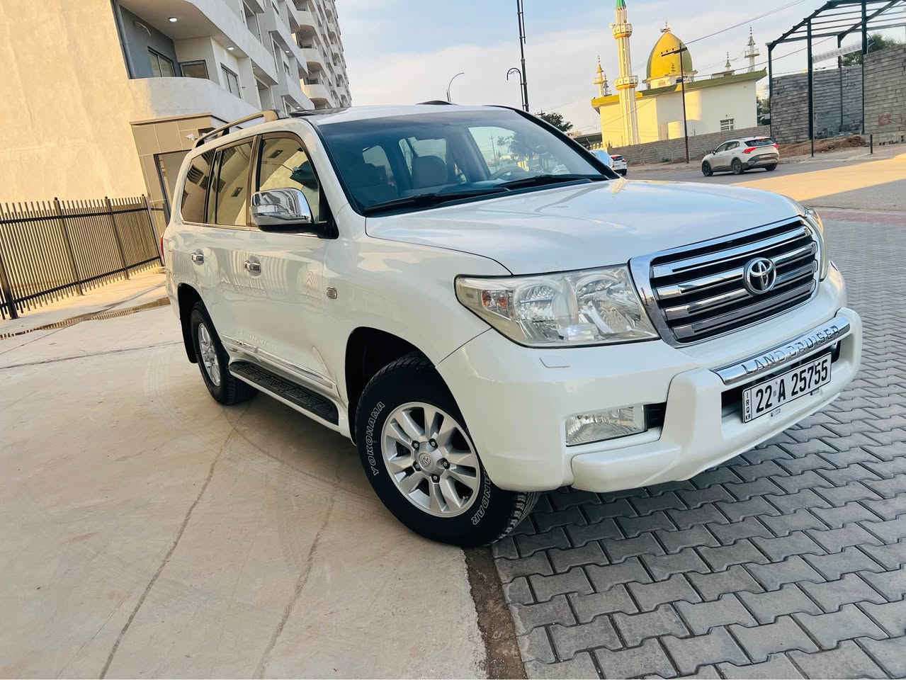 السلام عليكم  ‏ملاحظة اني مكلف بنشر
 ‏لاندكروزر  2010
 مواصفات فول GXR. 💫
خليجي مكفوله قطره وصبغ مابيها 
 محرك 6 V مامفتوح
موصفات 
فتحه 
بصمه 
شاشه  جبيره 
ثلاجه بل چكمجه
حساسات امامي وخلفي 
كامره دواره
كراسيات جكه 
تحكمات إستيرن 
تبريد خير من الله 
باقي المواصفات غنيه عن التعريف
جديده لوك السياره ولا غلطه بالواقع احلى بهواي
‏ما شاء الله سيارة كلش نظيف مرتب بدون مصرف 
سياره جاهزه صدر امامي خلفي جديد مابى مصرف 
دهن كير ومكينه وفلاتر تبريد تفتر بانزين  كلها جديده 
4 تايرات جديد سياره بى ثلاث مكان تعديل بارد
سعره 293
واستفسار اكثر  خابر وتدلل ***********
 ‏ملاحظة اني مكلف بنشر ما أجاوب على التعليقات ما متواجد عالفيس شراي خابر وتدلل
مكان سياره كركوك
 وتحياتي للجميع كركوك, العراق
