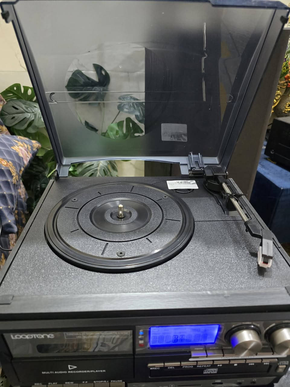 قطعه جديدة بنايلون Loop Tone 
بلوتوث كاسيت راديو كلشي بي من موصفات


**إذا كنت صاحب هذا الإعلان وتريد حذفه لأي سبب، رجاءا أرسل رسالة إلى الدعم الفني**