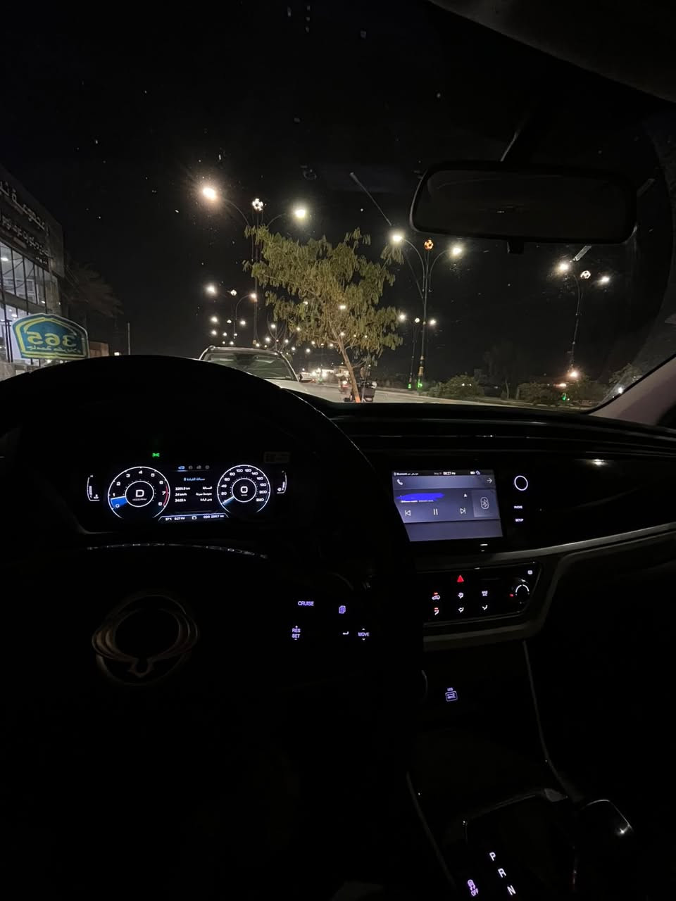 للبيع – سانغ يونغ كوراندو 2024 
 • الموديل: 2024 ((رقم بغداد))
 • القير: أوتوماتيك
 • اللون: أبيض
 • المحرك: 4 سلندر / 2000 
 • الوقود: بنزين

المواصفات:
 • شاشة لمس
 • كاميرا خلفية
 • حساسات امامي خلفي
 • تحكم بالمقود
 • مثبت سرعة
 • تكييف قوي ❄️
 • مرايا كهرباء
 • زجاج كهرباء
 • قفل مركزي
 • أنوار LED
. فتحه بانوراما
الحالة:
 • السيارة شبه جديدة ماشيه 40000
 • استخدام شخصي
 • بدون حوادث مكفوله من الدعاميه للدعاميه 
 • الفحص حاضر
السعر 175$
للأستفسار الأتصال على الرقم : ***********
