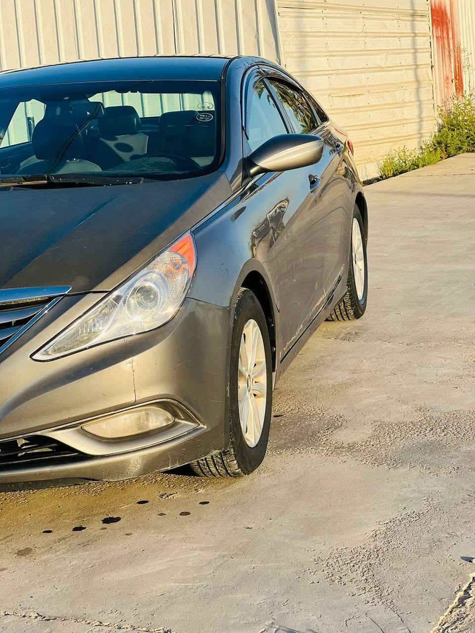 السلام عليكم
سوناتا موديل ١٣ 
كير مكينه حداديه تخم تاير جديد تبريد تدفئه شغال أمريكيه حادثها جاملغ وبنيد بدون دواخل ليبل واحد سياره خير من الله جهازه ع اخير سعر95 وبيها مجال 
***********
***********
