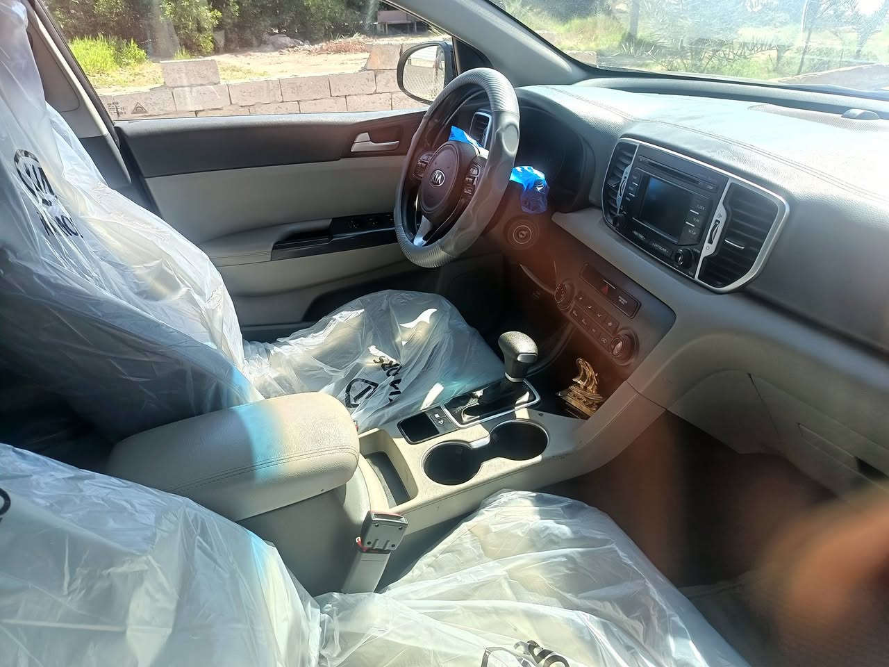 سبورتج أمريكي 2017 سياره جديده وجاهزه من كلشي حداديه تخم تاير مكينه كير خير من الله سياره ماتخسر عليه فلس حادثها فقط دعاميه ب155وبيها مجال ***********
