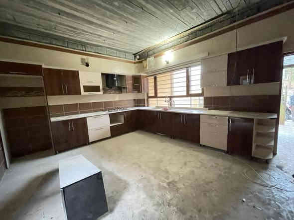 كاونتر خشب تركي اج دي اف اخو الحديد 
بس السنك مرمر والباقي حراري ضد المي والحرارة
بدون اجهزة
جوكر كله قطع يترتب حسب اي مطبخ
قياسه العمق 6سم
ضلع الثلاجة 4متر و7سم
وضلع السنك 3متر و10سم
سعره مليون و150
وبيه مجال
توصيل مجاني من سليمانية لبغداد وديالى وصلاح الدين وكركوك 
***********
اتصال واتساب
