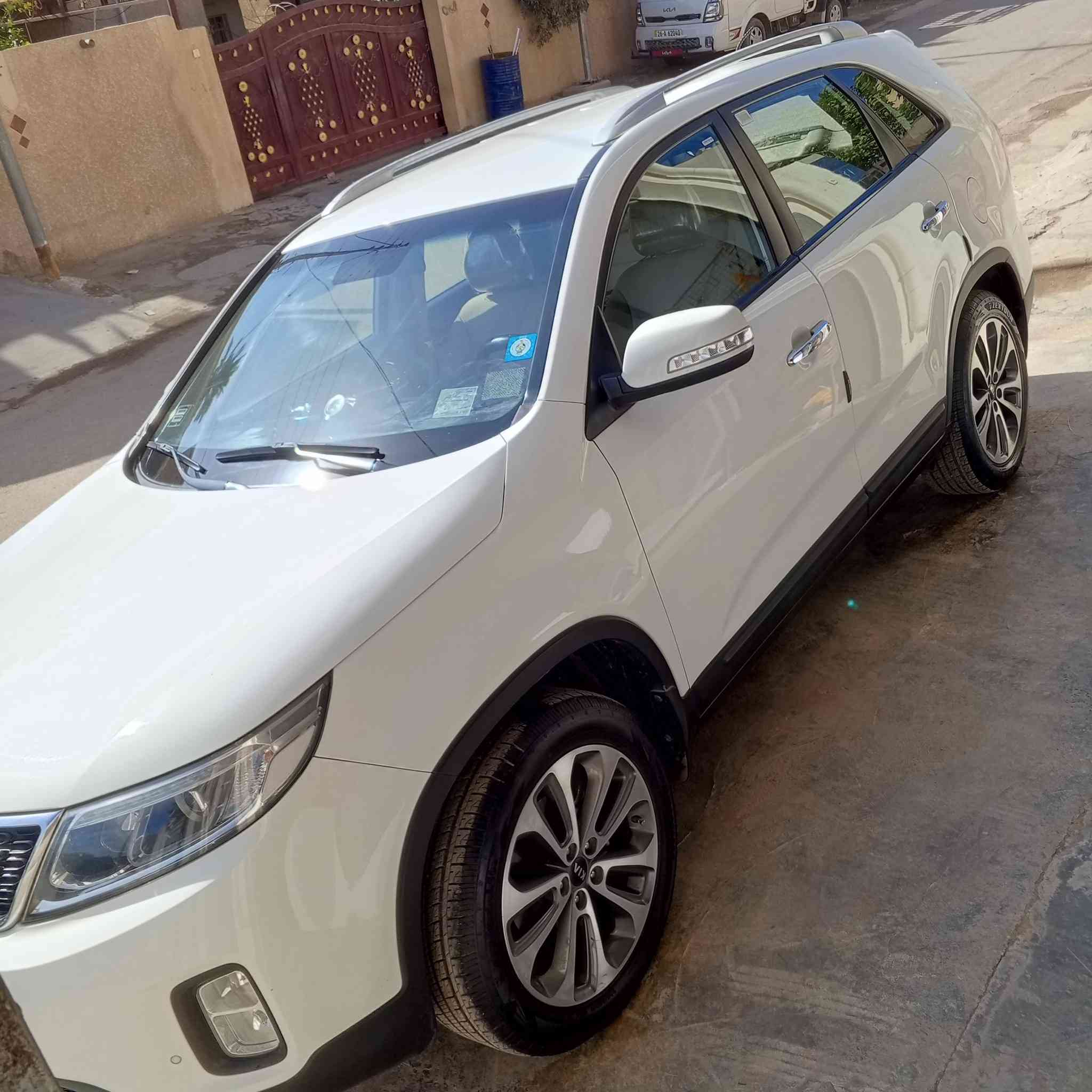 السلام عليكم للبيع سورنتو  موديل 13شكل 14 مكفوله 7راكب ويل 19 السياره ماشيه 93 تبريد شغال صدر جديد امامي خلفي تخم تاير جديد مكينه 2400 رقم انكليزي شرط التحويل لا صبغ ولا ضربه كلين رقم صلاح الدين *********** / ***********
