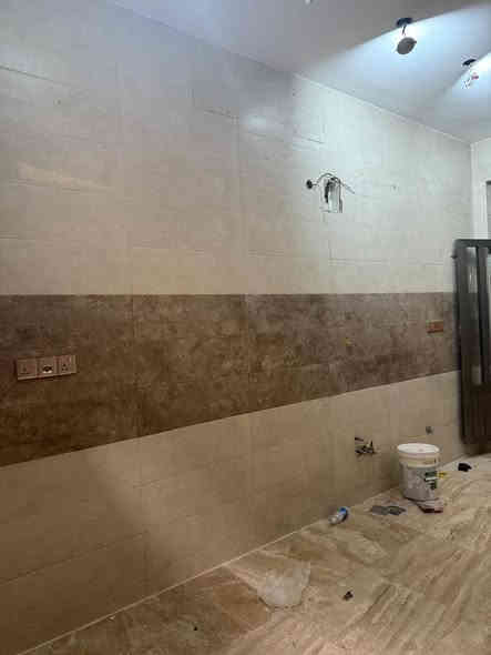 دار للبيع 🛑
المساحة 108 🛑 واجهه 6 
الموقع : الغدير محله 706 
حالة البناء : بناء حديث غير مسكون  زيرو 
الدار يتكون من 
4 نوم مع سويتات .. البيت كلش مرتب وبناء درجه اولى 
الموقع الغدير محلة 706 
للاستفسار الاتصال على *********** SIM + واتس اب  
🛑 غير متوفر على الفيس بوك
