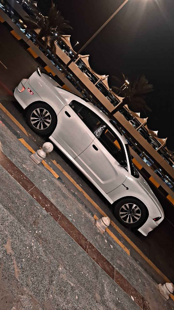 السلام عليكم
سياره جديده بمعنى الكلمه 
*جارجر 2013 خليجي
داخله وكاله
*لون ابيض ثلجي
*رقم اربيل
فول فول
*سنويه وهزه وفحص جدد
♧سنويه لغاية 2031
♧سلايت
♧بصمه تشغيل عن بعد
♧شاشه كبيره
♧ويل  18S Arty  جديد مع تخم تايرات جدد
♧مخمر اسود
♧كشاف امامي بلادي
♧مكينه3600 كارتون 
♧كير ماوس
♧كشنات تدفئه
♧كاميره خلفيه دوائره
♧عداد يقره 260
♧الاسبير مانازل ع وضع الشركه  
♧حداديه جديده 
♧مرايه عكسه للضوه
♧مرايه هيتر
♧ماشيه 200 حقيقي
♧بلوتوث

♧♧ملاحظه
بيها جاملق خلفي بدون دواخل   وملاحضات بسيطة 
السياره كلش جديده وع وضع الشركه 
مكفوله من التبدل 
**السياره شرط لاداخله استعراض ولا مشتغله بخط استخدام شخصي فقط
**شرط التحويل و الوكاله
السعر 175
مكان السياره واسط 
للاستفسار الاتصال ع الرقم***********
