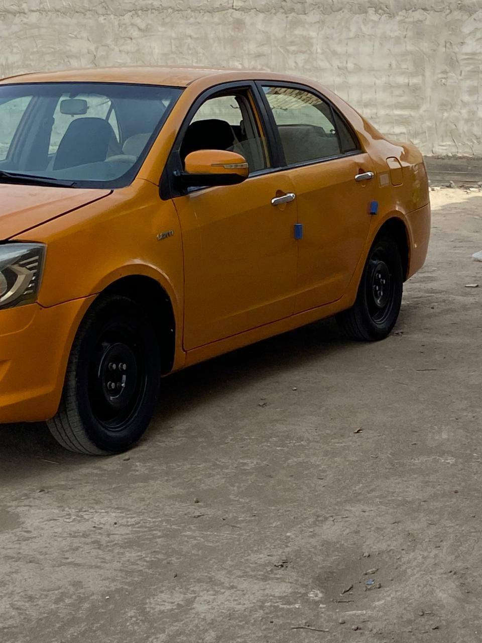 السلام عليكم للبيع جيلي موبل  2013 رقم بغداد انگليزيه السياره جاهزه كير ومحرك بيها مكينه وكير كورله كير عادي  وتخم تاير وحداديه 75% مصفره هي وغرامات  السعر 32 وبيها مجال حك الجيه
الديوانية /***********
