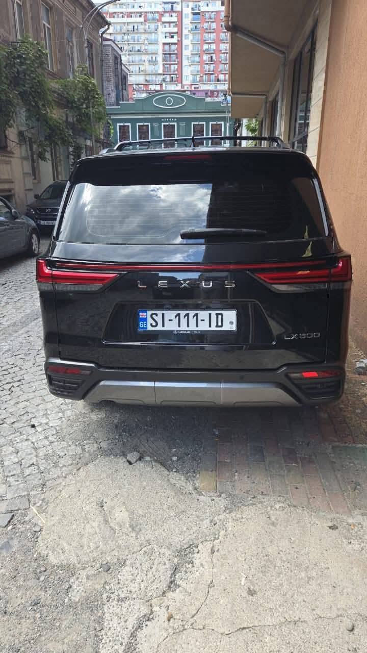 LEXUS LX600 نسخة فائقة الفاخرة vip
السيارة للبيع من جورجيا تبليسي العاصمة الجورجية 🇬🇪 

موديل 2024

محرك 3.5 توين توربو

409🐎

المسافة المقطوعة 28000 كم
المعروضة بالسعر جورجيا 68الف دولار


**إذا كنت صاحب هذا الإعلان وتريد حذفه لأي سبب، رجاءا أرسل رسالة إلى الدعم الفني**