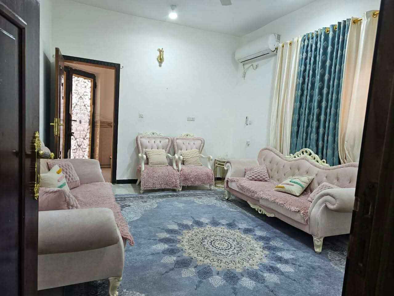 دار للبيع مجمع اسكان الدوح 

المساحه  ٢٢٠م  قرب الاسواق 

للاستفسار الاتصال على الارقام او مراسلة الصفحه 
***********
***********

ملاحظه مستعدون لاستقبال عروضكم من القطع والدور السكنيه ماعليكم سوى ارسال المعلومات إلى صفحة المكتب 

عنوان المكتب السماوه نهاية شارع الاسكان قرب كافترية كناري
