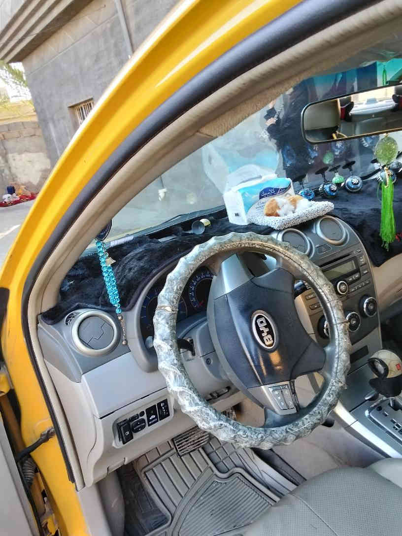 بي وايدي 2015
مكينه وكير كورله مكفوله من الضربه 
بسمي سياره مصفره من الهيئه رقم قادسيه 
سعر 65وبيه مجال 
 ***********
