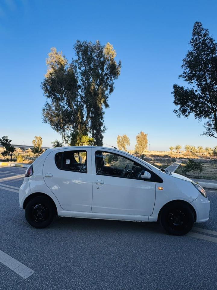 السلام عليكم
باندا 
موديل 2013
رقم بغداد أنكليزي 
گير اوتو 
بيها جاملغين صبغ وباب للجمالية فقط بدون حادث
جاهزة من كلشي
مكينة 
گير 
حدادية
تخم تاير 
تبريد 
شاشة 
كامرة
مكاني بابل مسيب
***********
