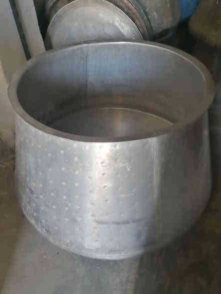 كدر قيمه عدد ٢ نظيف جدا استخدم قليل الحجم الكبير الوزن ٣٥ كيلو القياس من الأسفل متر ١٠ سم بغداد موبايل ***********
