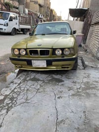 بي ام ٥٢٠ • موديل ١٩٩٠ • كير عادي
