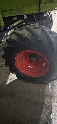 تايرات معه الويل للبيع للاتصال 07807573450