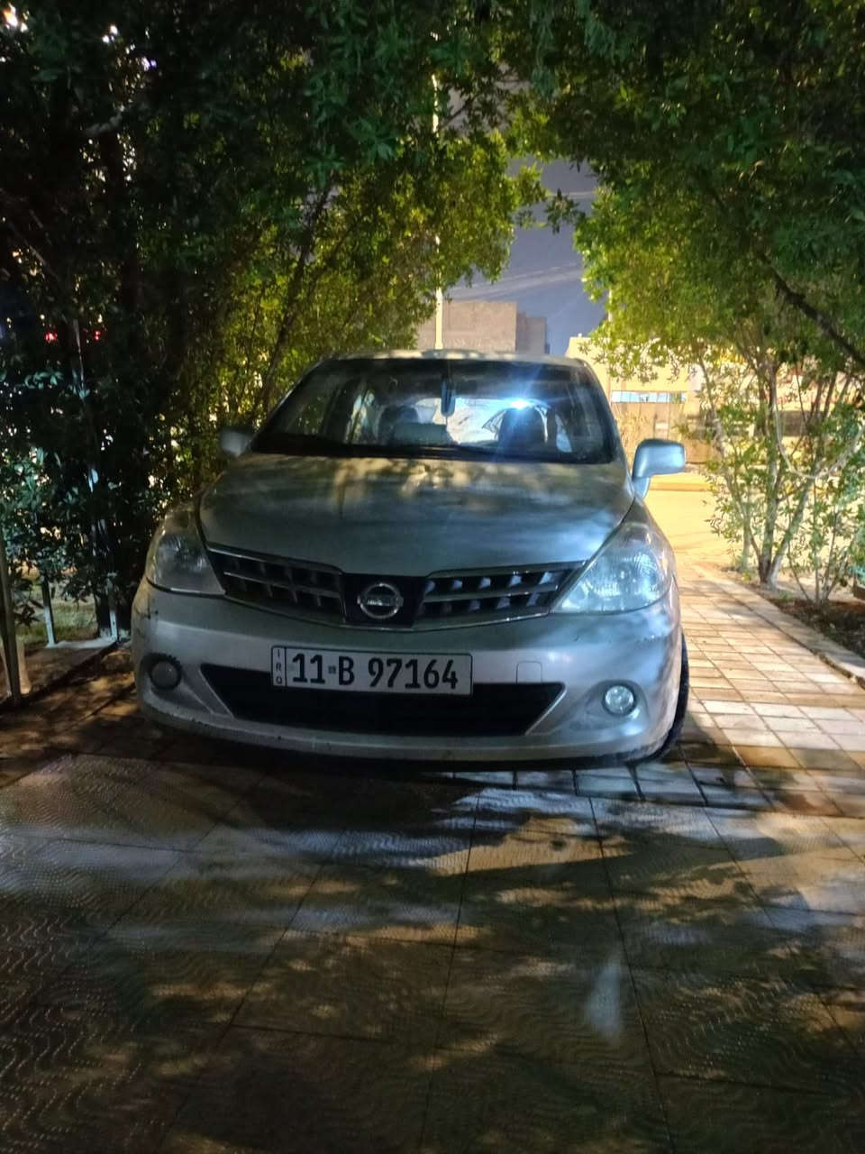 السلام عليكم من رخصة الادمن
نيسان فيرسا موديل 2009  رقم بغداد الجديد الدولي تحويل مباشر 
محرك وكير جديد
السياره بيها صبغ اماكن شكم قطعه ابيع حزام بدون دواخل 
السياره جاهزه من كلشي صدر جديد وتخم تاير جديد دوشمه كامله للكشنات 
مكان السياره الانبار الرمادي 
سعر 68
للاستفسار الاتصال
  0786 216 8655
