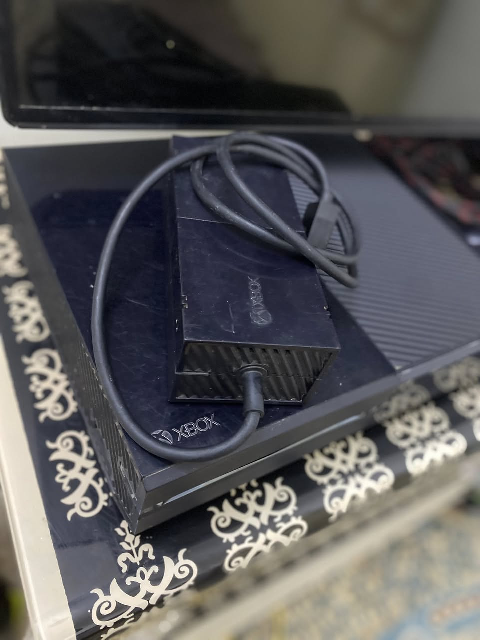 أدمن ممكن توافق 
للبيع ظفيره كرباء طول 50متر درجه أولى 5خطوط سمك 50ملم عدد3فيز و35 و15 مع بلي Xbox One وعامود كهرباء للتواصل ***********
