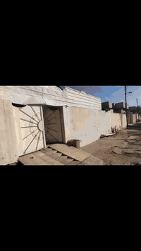 سلام عليكم اخون بيت للبيع في حي بابل المساحه 315 سند شرط تحويل البيت مكون من ثلاث غرف وستقبل ومطبخ وهول مشتملات انتصل *********** وتساب
